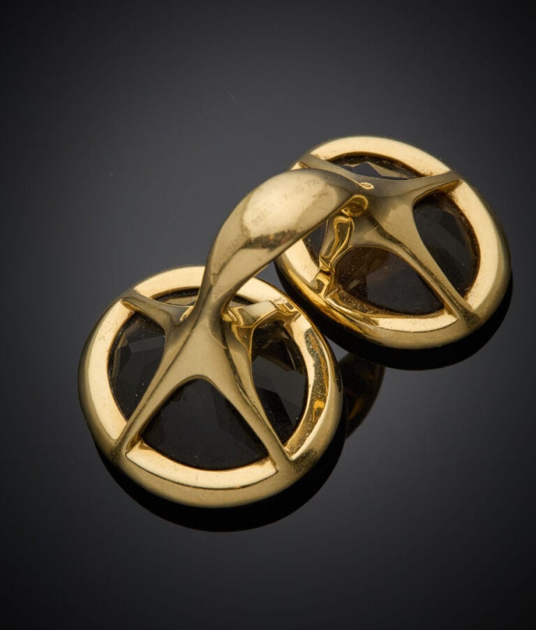 MORGANNE BELLO - - Importante BAGUE "toi & moi" ouverte en or jaune (750‰) sert…