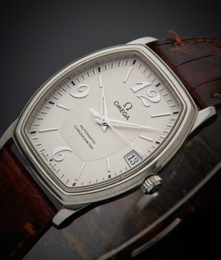 OMEGA - - BRACELET MONTRE modèle "De Ville Prestige Tonneau" en acier. Cadran b…