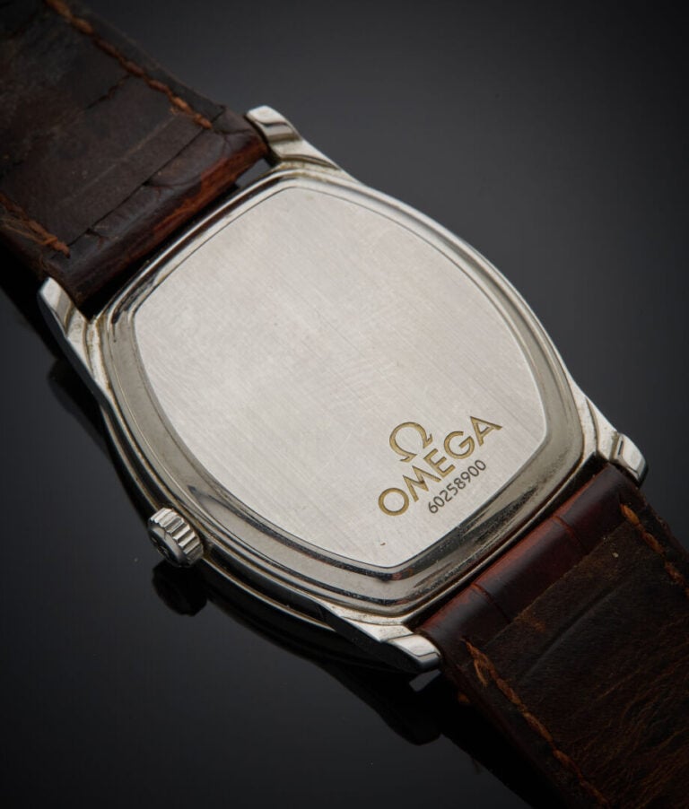 OMEGA - - BRACELET MONTRE modèle "De Ville Prestige Tonneau" en acier. Cadran b…