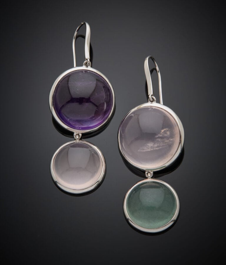 Paire de PENDANTS d'OREILLES en or gris (750‰) serti d'améthyste, quartz rose,…
