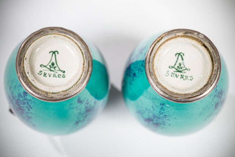 PAUL MILLET POUR SÈVRES - Paire de vases en céramique émaillée bleu - Monture a…