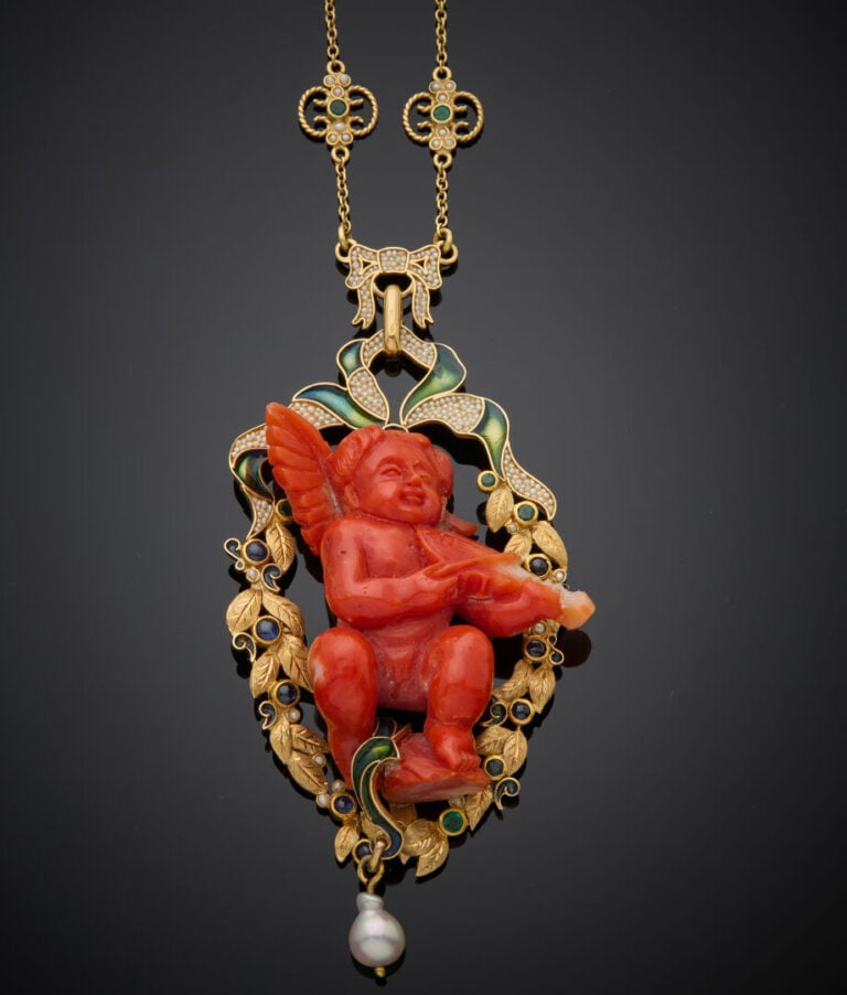 PERCOSSI PAPI - - Important PENDENTIF et sa CHAINE, "Putto musicien" en or jaun…
