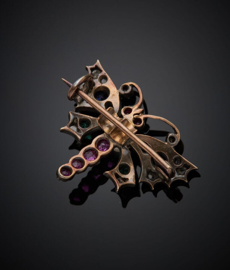 Petite BROCHE "papillon" en or rose (750‰) et argent (min. 800‰) serti de saphi…