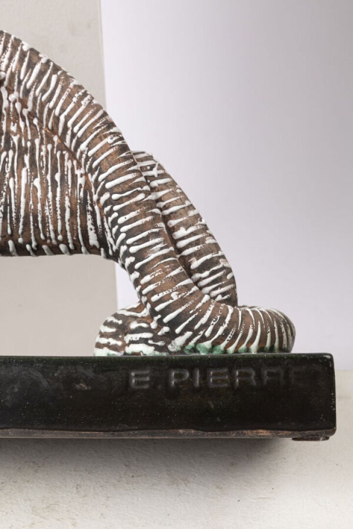 PRIMAVERA E. PIERRE (XXÈME) - Panthère marchant - Sculpture en faïence émaillée…