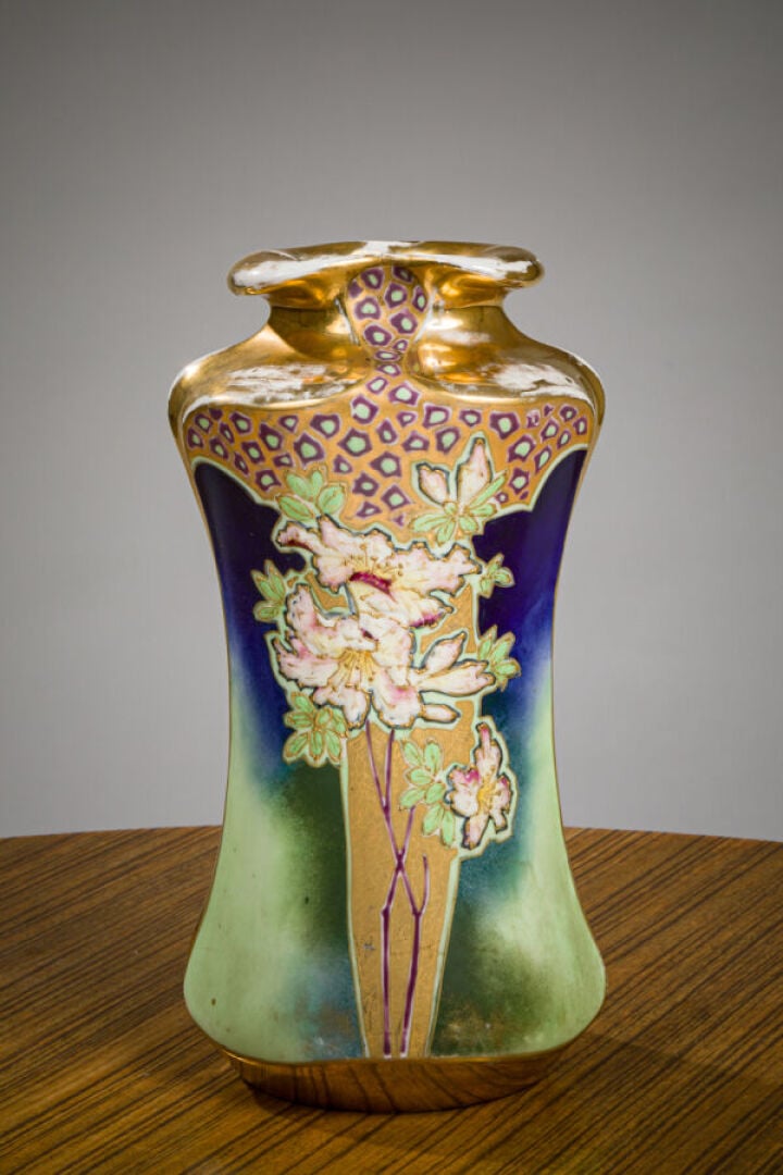 RIESSNER, STELLMACHER & KESSEL POUR AMPHORA - Manufacture TURN TEPLITZ - Vase e…