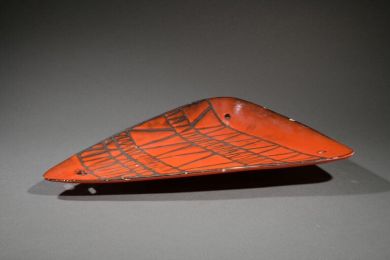 Roger CAPRON (1922-2006) - Coupe de forme triangulaire concave en céramique éma…