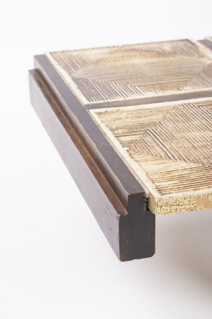 ROGER CAPRON (1922-2006) - Table basse, plateau rectangulaire en carreaux de cé…