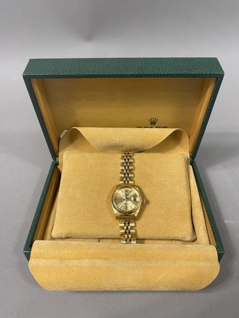 ROLEX - - BRACELET MONTRE ronde de dame, modèle "Oyster Perpetual Datejust" en…