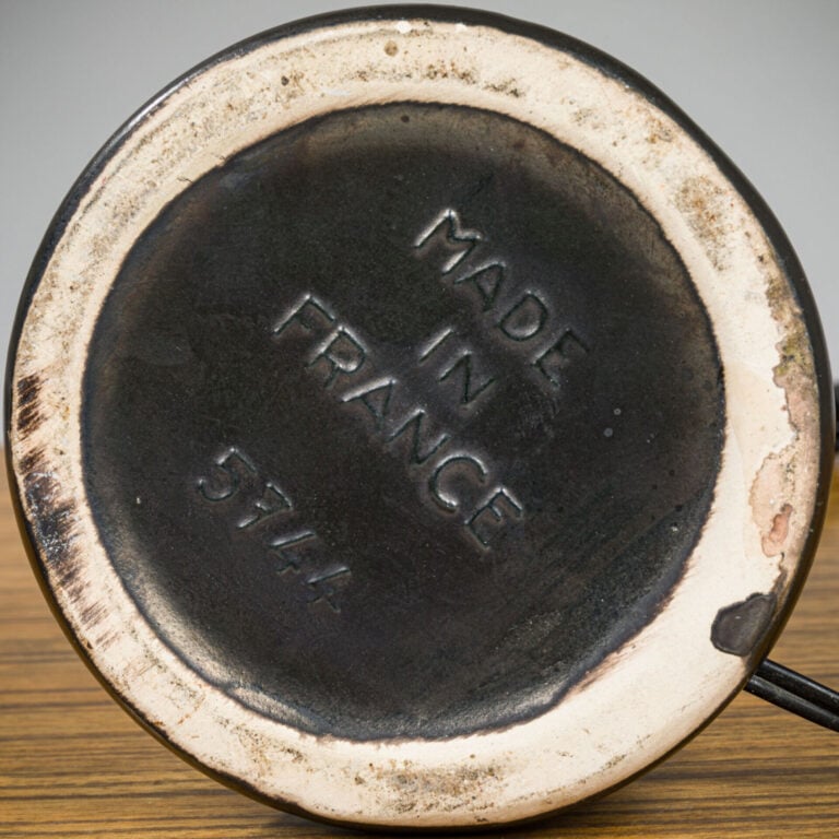 TRAVAIL DES ANNÉES 1950 - Lampe de forme diabolo en céramique - émaillée noire…