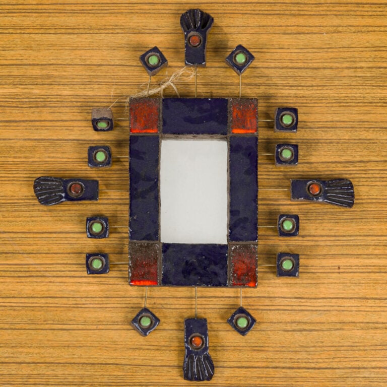 TRAVAIL FRANÇAIS 1960 - Miroir en céramique émaillée verte nuancée brun - Diam:…