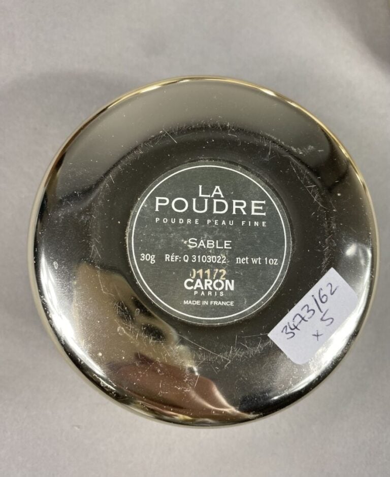 CARON - Lot de 4 poudriers - On joint un coffret marquetté