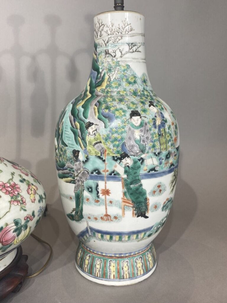 Chine - Ensemble de céramiques chinoises comprenant une potiche couverte à déco…