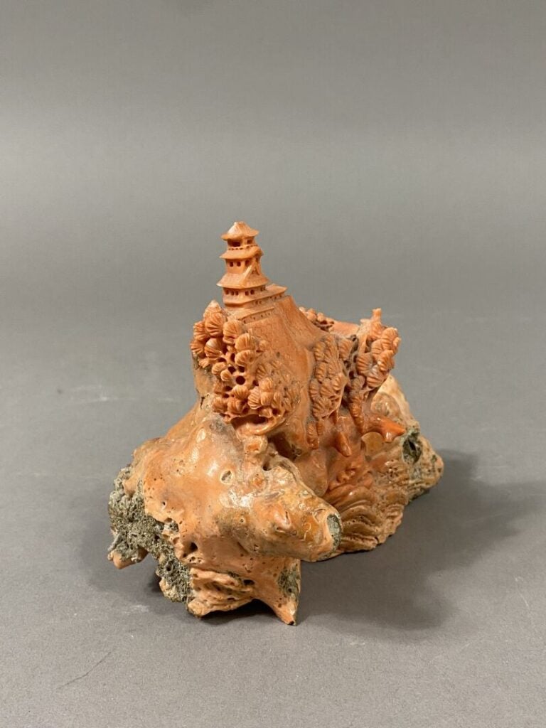 Chine - Groupe en corail sculpté d'un château dans les pins (restaurations) - 1…