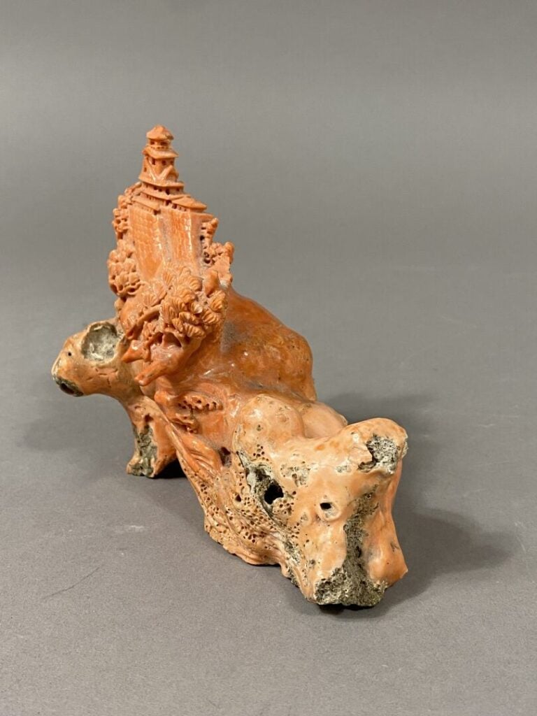 Chine - Groupe en corail sculpté d'un château dans les pins (restaurations) - 1…
