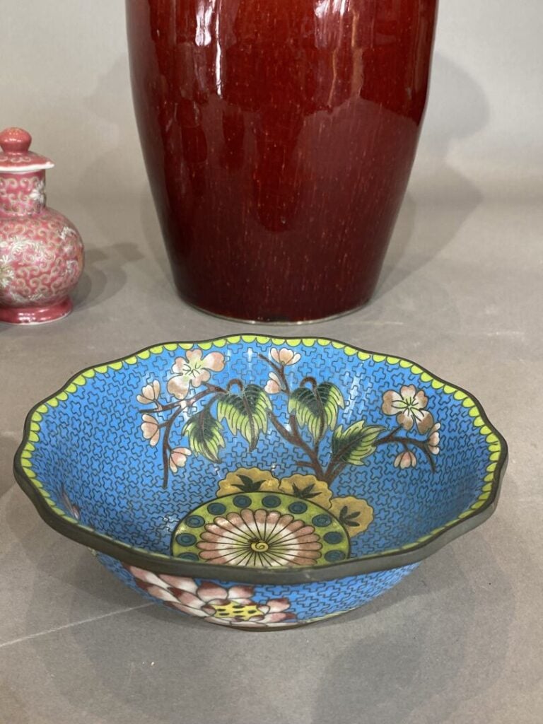 Chine - Vase balustre en céramique émaillée rouge sang de boeuf - H: 37 cm - (a…