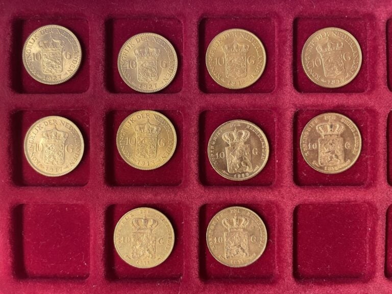 Ensemble de 10 pièces OR de 10 florins comprenant : - - 4xWilhelmine ( 1x1912 -…
