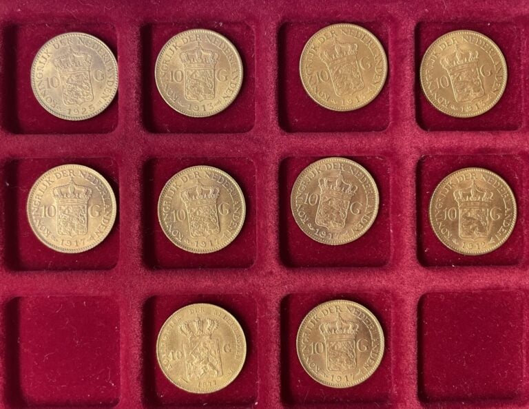 Ensemble de 10 pièces OR de 10 florins comprenant : - 8x Wilhelmine (1x1912 - 3…