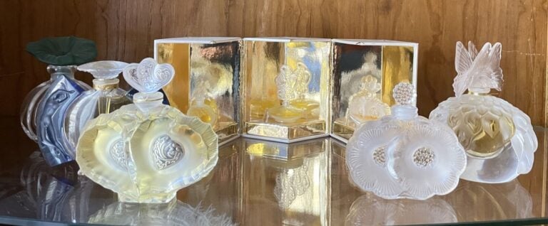Important ensemble de flacons de parfum Lalique (20) dont modèle Arpège, Nu, le…