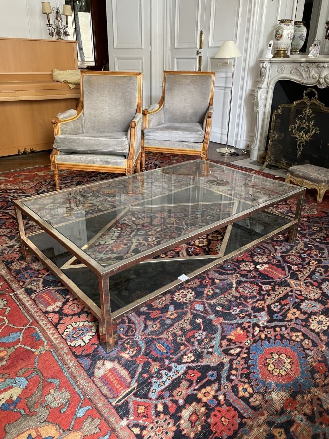 Table basse rectangulaire en acier chromé Présentant deux plateaux de verre don…