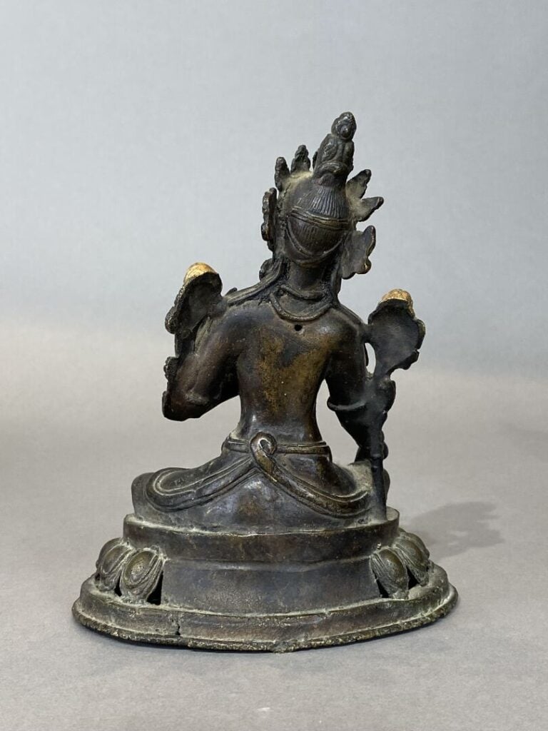 Tibet - Statuette en bronze représentant Tara assise en position de lalitasanal…