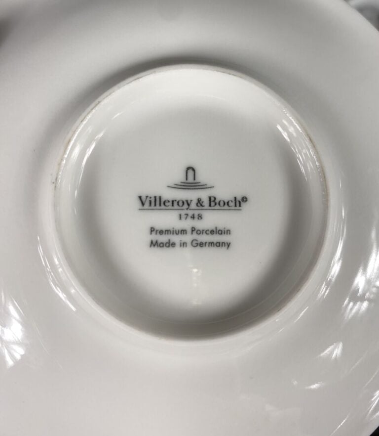 VILLEROY & BOCH - Ensemble de 6 tasses et sous-tasses du modèle Mariefleur - On…