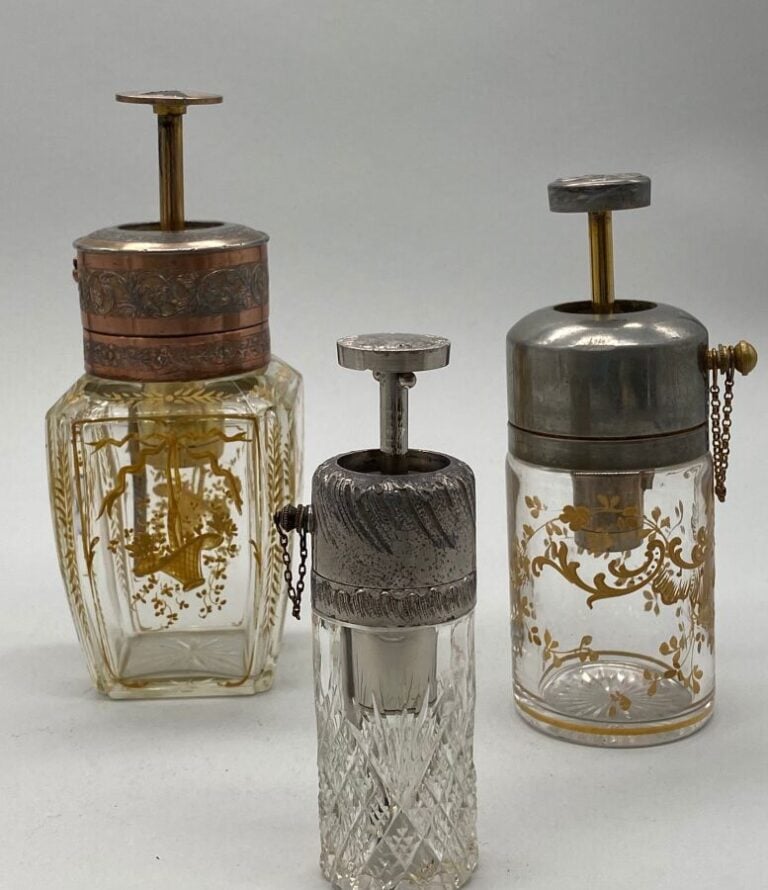 3 pulvérisateurs à pompe en cristal - 1900 - 10 x 15 cm - (Bon état)