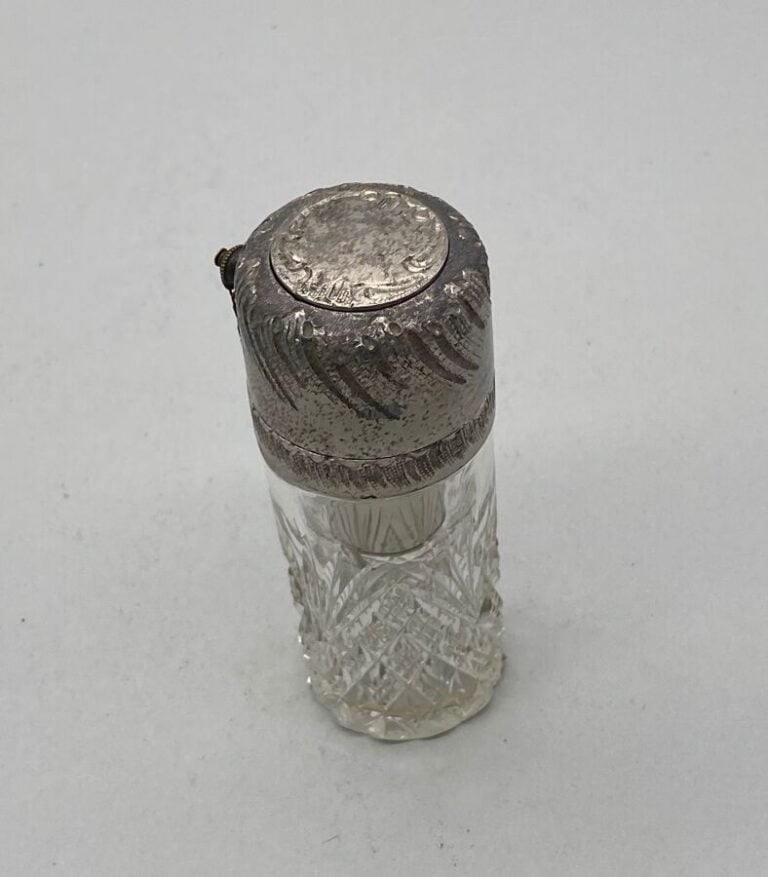 3 pulvérisateurs à système à pompe, flaconnage en cristal gravé en overlay roug…