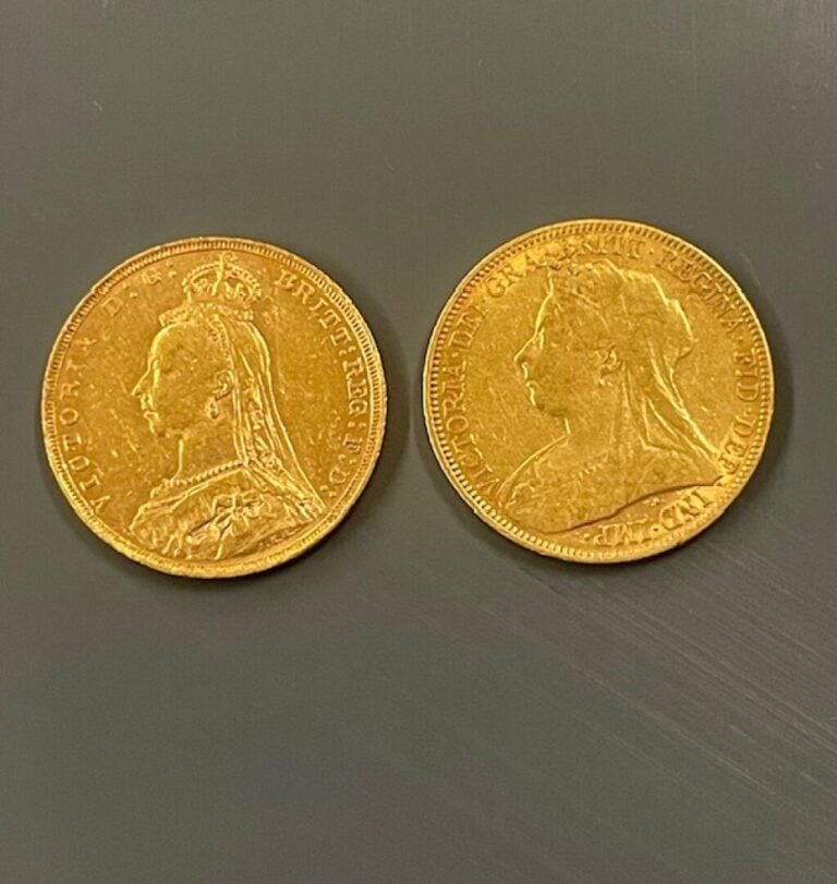 ANGLETERRE - Deux souverains or Victoria, 1890 et 1901 - Poids total : 15.9 g