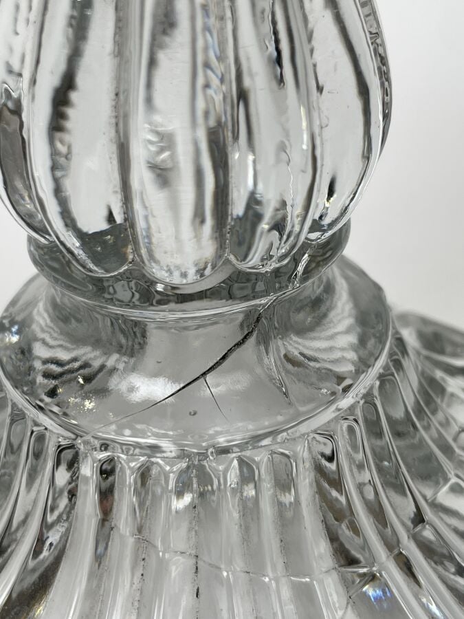 BOUGEOIR en verre moulé pressé de style Baccarat (défauts dans le verre) - Haut…
