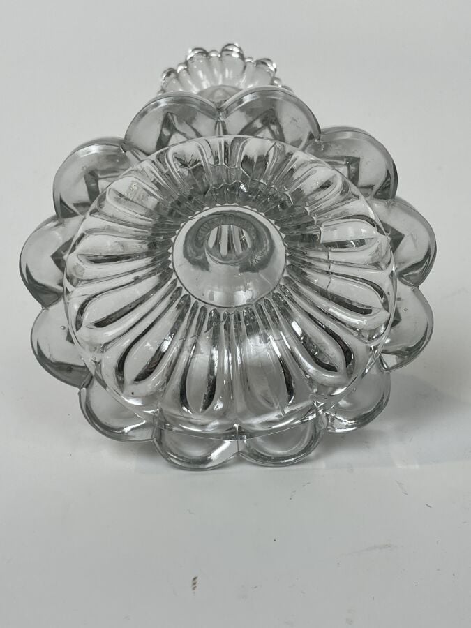 BOUGEOIR en verre moulé pressé de style Baccarat (défauts dans le verre) - Haut…