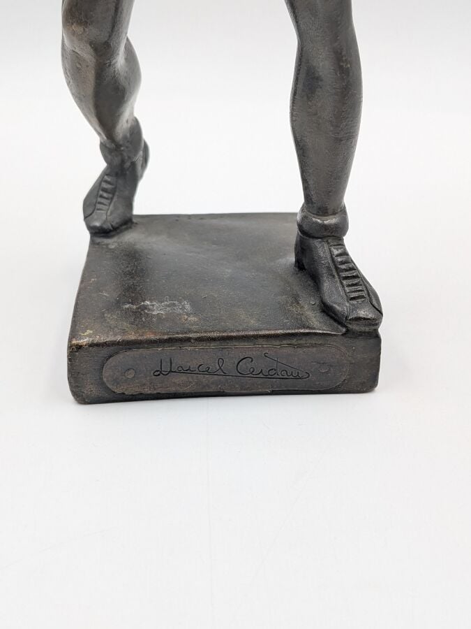 BOXE - "Marcel Cerdan" - Bronze à patine brune - Numéroté 6/8 - Hauteur : 28 cm…