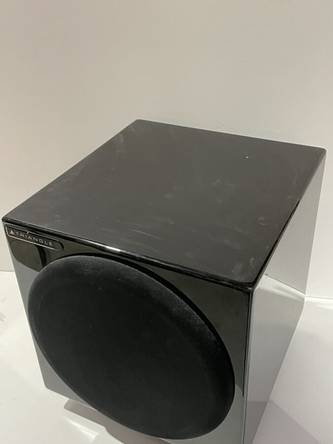 CAISSON DE BASSE TRIANGLE METEOR - Vendu en l'état, sans cables - Petites rayur…