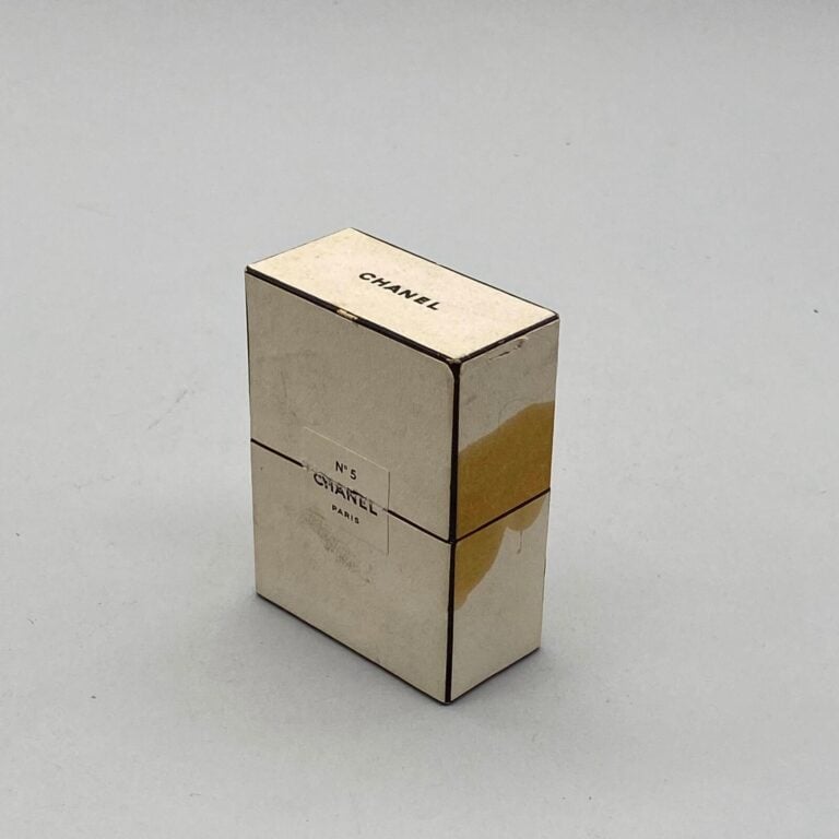 CHANEL, 3 flacons pour "Chanel N°5", à bouchon émeri, dans leurs boîte d'origin…