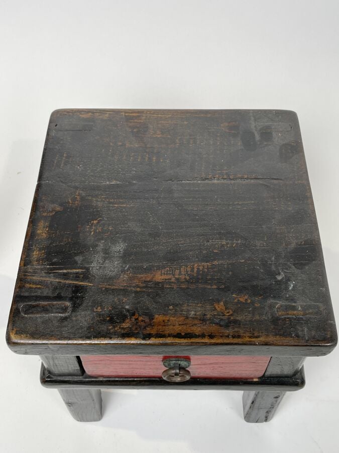 CHINE. VIETNAM. - Lot comprenant : deux COUPELLES, une ASSIETTE et un PLAT en p…