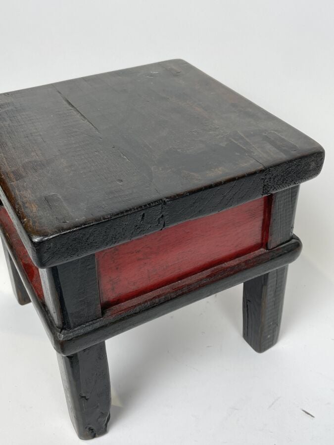 CHINE. VIETNAM. - Lot comprenant : deux COUPELLES, une ASSIETTE et un PLAT en p…