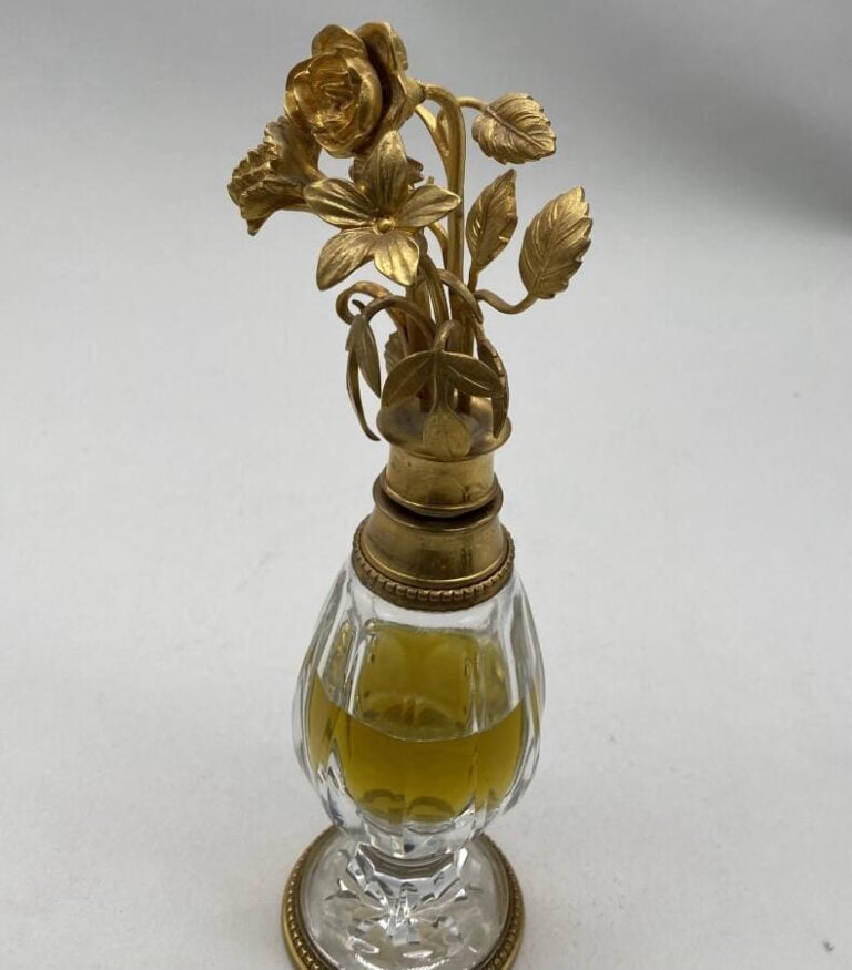 Christian DIOR "Diorissimo", édition originale en Baccarat, flacon vase, avec b…