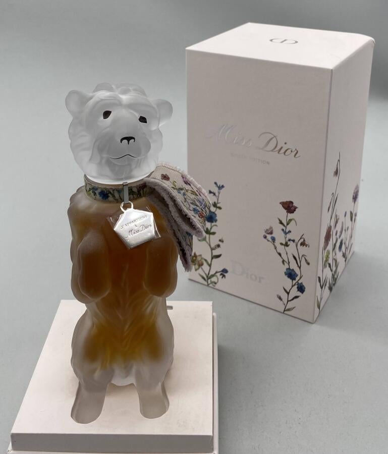 Christian Dior " J'appartiens à Miss Dior", réédition pour le lancement de la m…