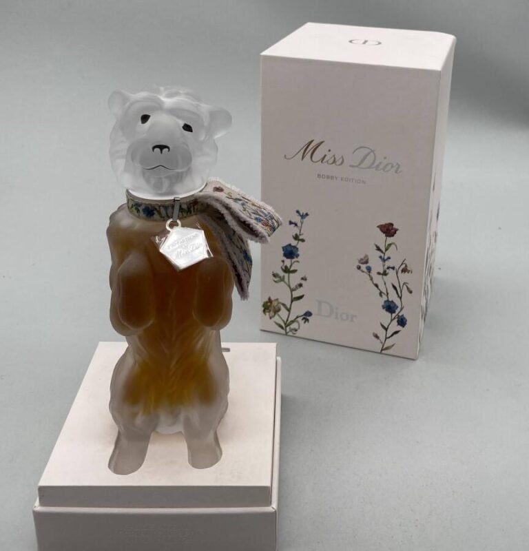 Christian Dior " J'appartiens à Miss Dior", réédition pour le lancement de la m…