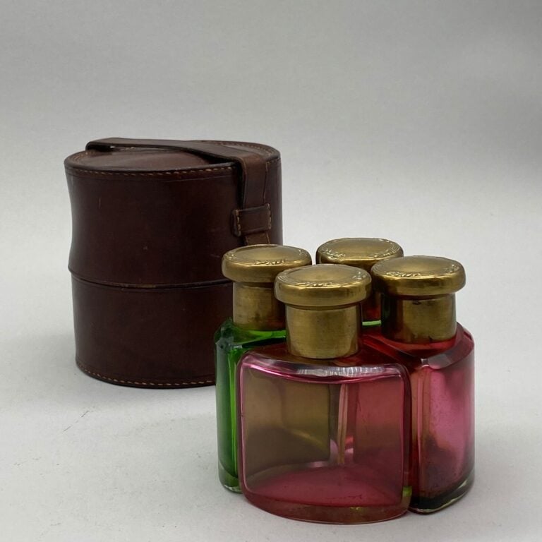 Coffret gainé cuir rond, coffret de voyage contenant 4 flacons teintés vert et…