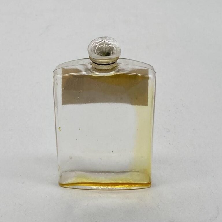 COTY, 1900 .2 Flacons, Lalique, non signés, bouchon émeri, flacon gourde, bouch…