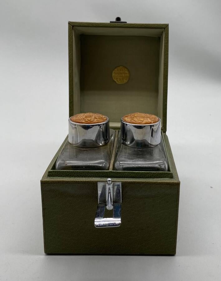 COTY, " Ambre antique", rare coffret de voyage, 2 flacons rectangulaires à bouc…