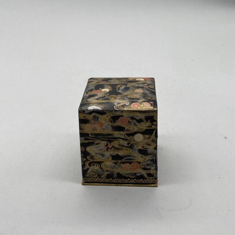 COTY, "L'origan"1 flacon cube en Baccarat large bouchon émeri fleuri, dans sa b…