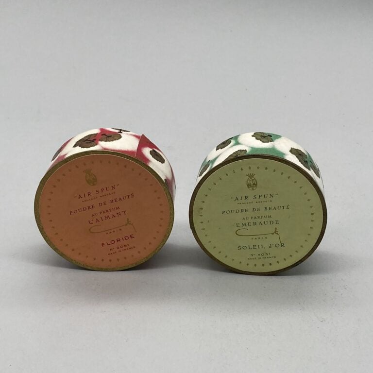 COTY.6 boites à poudre, pour," teinte gitane", "teinte champagne", en boîte d'o…