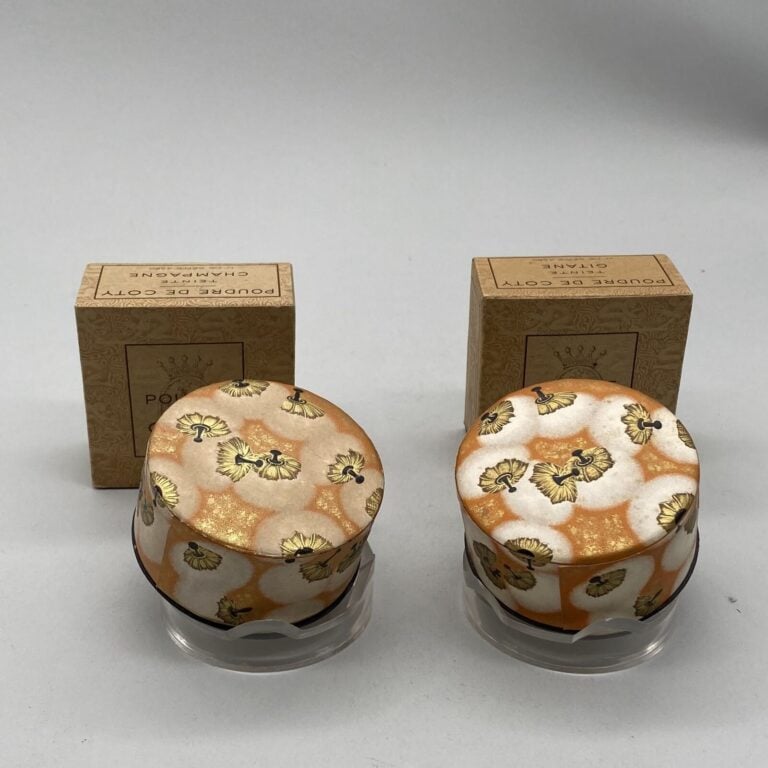 COTY.6 boites à poudre, pour," teinte gitane", "teinte champagne", en boîte d'o…