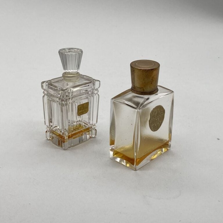 COTY.Lot de 3 flacons : - - "Complice" avec bouchon tiare, édition contemporain…
