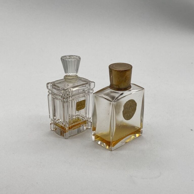 COTY.Lot de 3 flacons : - - "Complice" avec bouchon tiare, édition contemporain…