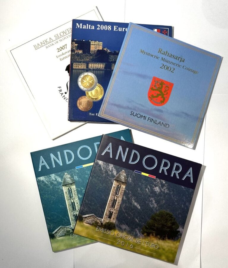 Europe - Euros - Lot de cinq coffrets BU comprenant : - -Deux BU Andore 2016 (u…