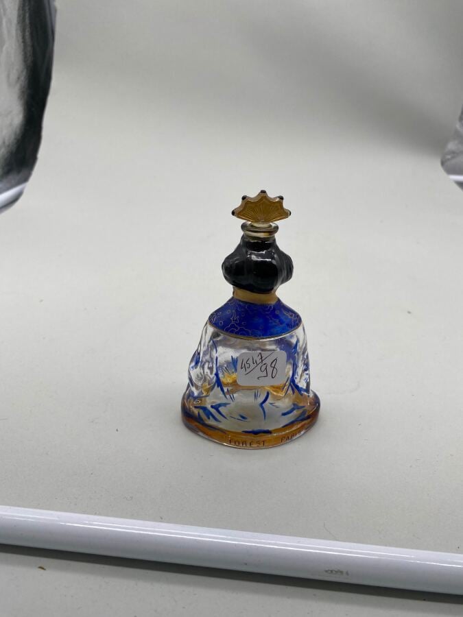 FOREST, pour "Ming toy", 1925, 1 flacon en baccarat représentant une princesse…