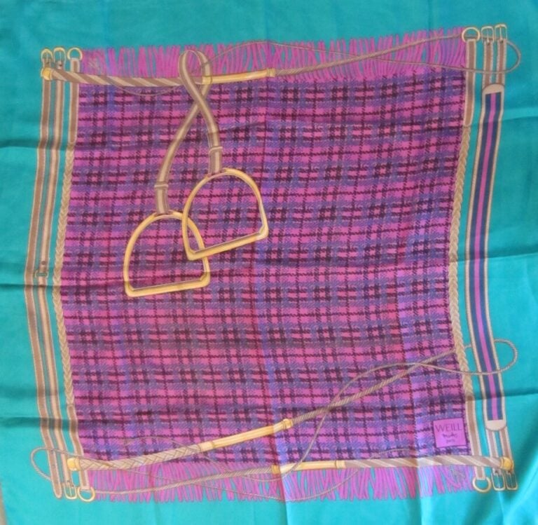 FOULARD en soie Weill - - Lot à retirer à : - PANAME SERVICES - 54 avenue Gasto…