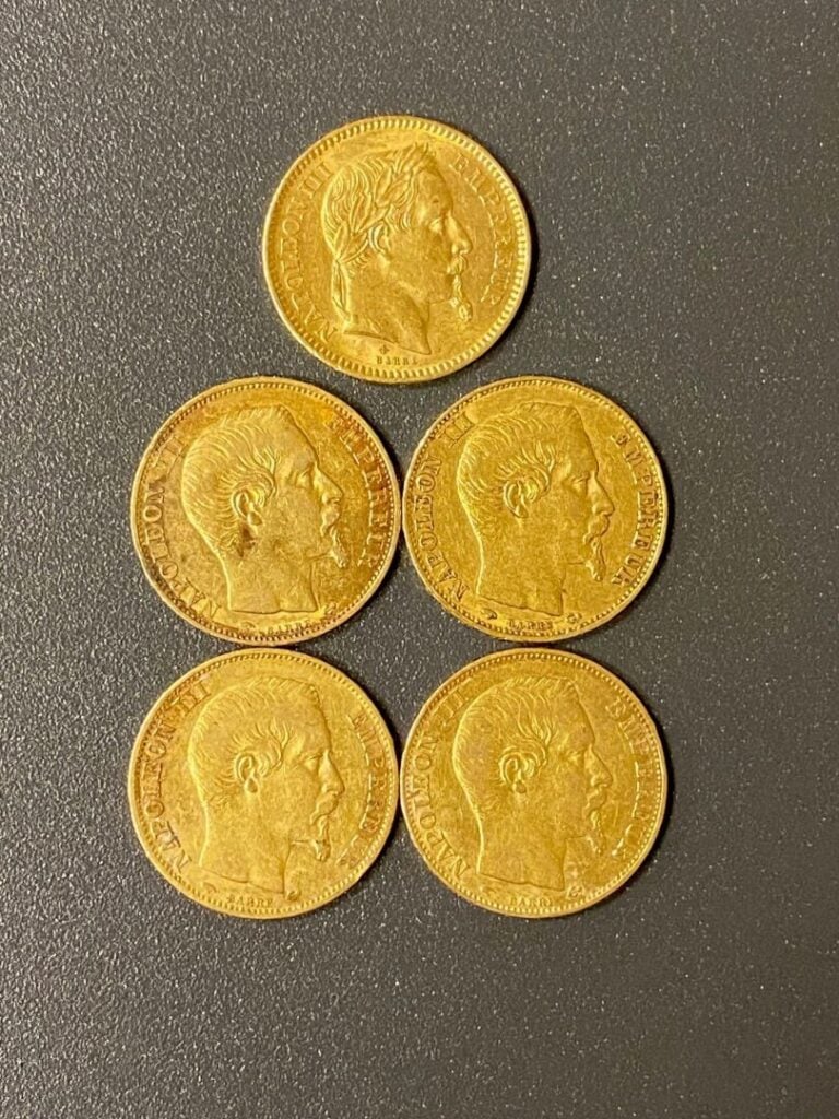 FRANCE - 5 pièces de 20 francs or Napoléon III - 1857, 1858 (x2), 1859 et 1865…